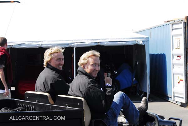 Leigh and Leslie Keno